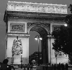 Der Pariser Arc de Triomphe