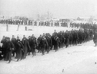 Deutsche Soldaten in Stalingrad auf dem Weg in die Kriegsgefangenschaft